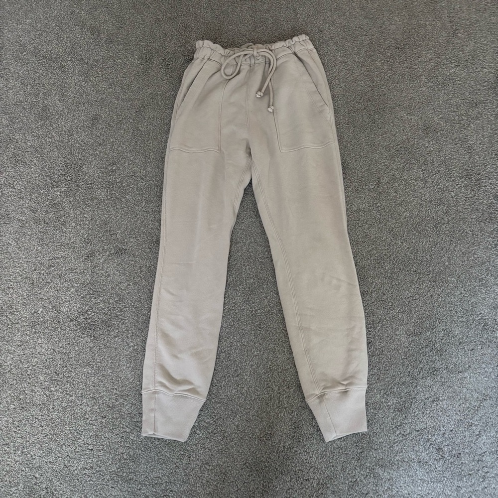 Abercrombie and Fitch Ruffle Waist Joggers - Picture 7 of 7